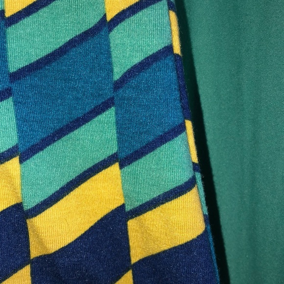 LulaRoe Outfit OS Solid Legging & M Classic NWOT - Picture 3 of 3